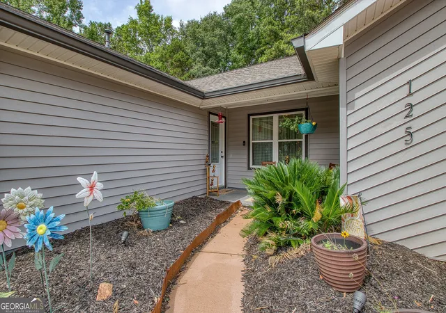 Photo 4 of Single family home for sale at 125 Grandchester Wy, Fayetteville, GA 30215 | MLS# 10807592 | Listing updated on 2026-09-20