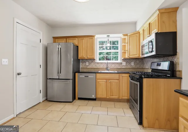 2nd image of 750 Cranberry Trl, Roswell, GA 30076 | MLS# 10791675