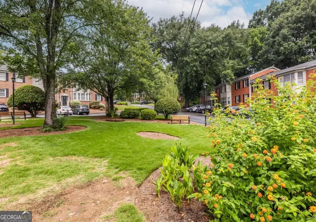 Listing Photo 2 - Condo for sale in building located at 2363 Henderson Mill Rd NE, Atlanta, GA 30345 - Unit #7