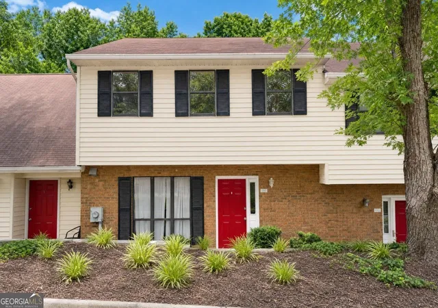 Homes for sale in Alpharetta, GA | 1265 Jamestowne Trl, Alpharetta, GA 30009 | MLS# 10789392