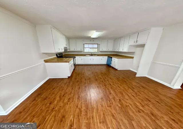 Photo 4 of Sale Pending at 30 Stoneview Ter, Covington, GA 30016 | MLS# 10788393 | Listing updated on 2026-09-17