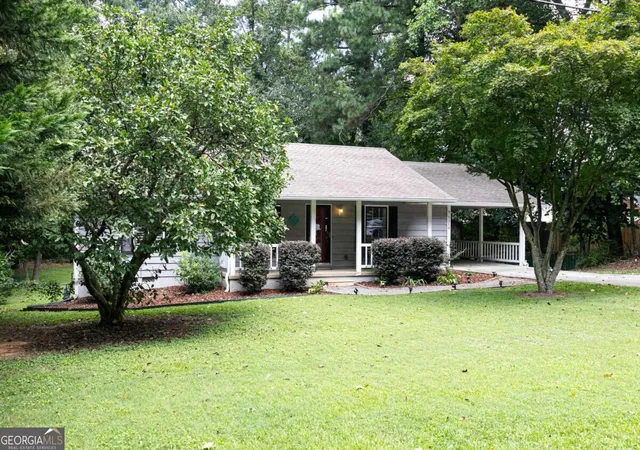 Photo 2 of Single family home for sale at 3310 Hickory Grv Rd Nw, Acworth, GA 30101 | MLS# 10829461 | Listing updated on 2026-10-08