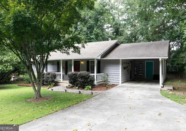 Photo 3 of Single family home for sale at 3310 Hickory Grv Rd Nw, Acworth, GA 30101 | MLS# 10829461 | Listing updated on 2026-10-08