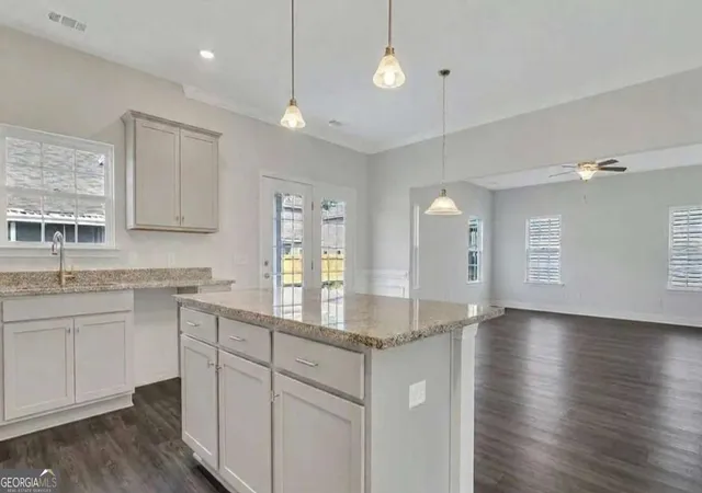 Photo 4 of Single family home for sale at 9 Sago Palm Way, Bloomingdale, GA 31302 | MLS# 10826068 | Listing updated on 2026-09-23