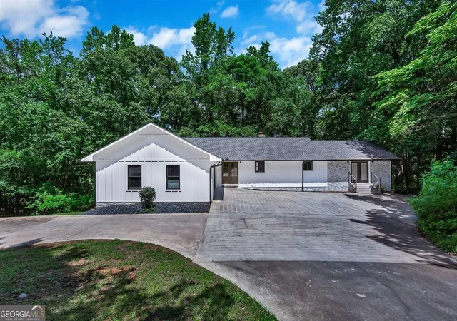 1st image of 250 Harbor Heights Cir, Lavonia, GA 30553 | MLS# 10762774