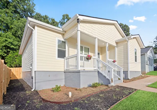 Photo 2 of Single family home for sale at 1106 Ira St Sw, Atlanta, GA 30310 | MLS# 10819972 | Listing updated on 2026-08-25