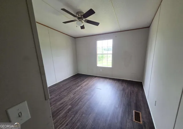 Photo 4 of Sale Pending at 147 Barn Rd Cir, Jesup, GA 31545 | MLS# 10779651 | Listing updated on 2026-10-05