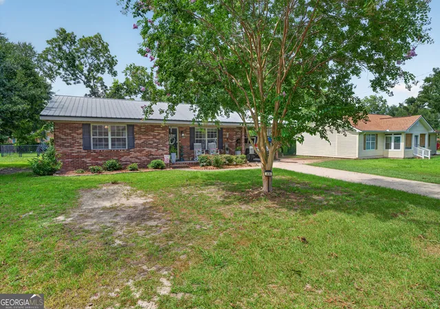 Photo 2 of Single family home for sale at 408 Mcgregor St, Blackshear, GA 31516 | MLS# 10806940 | Listing updated on 2026-09-03