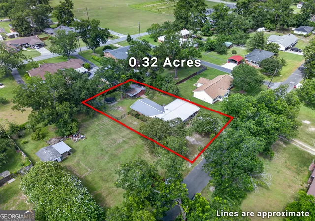 Photo 3 of Single family home for sale at 408 Mcgregor St, Blackshear, GA 31516 | MLS# 10806940 | Listing updated on 2026-09-03