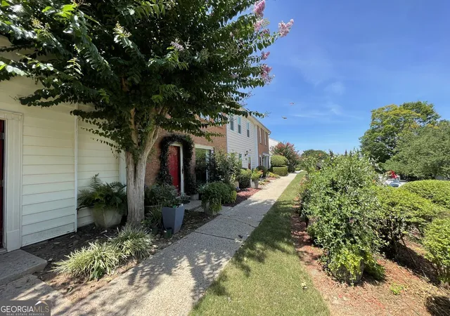 4th image of 213 High Creek Dr, Roswell, GA 30076 | MLS# 10826090