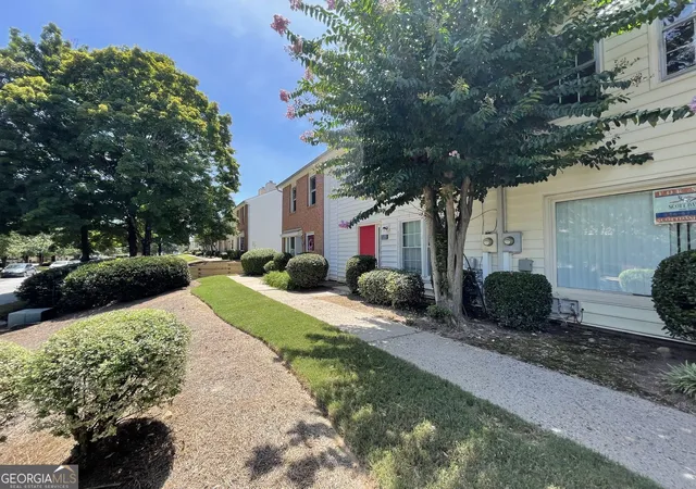 5th image of 213 High Creek Dr, Roswell, GA 30076 | MLS# 10826090