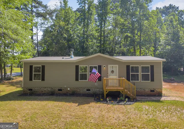 Homes for sale in Lavonia, GA | 220 Trout Dr, Lavonia, GA 30553 | MLS# 10768551