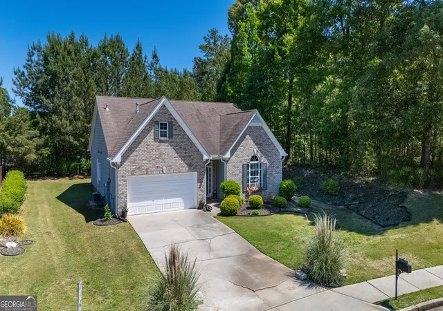 Homes for sale in Fairburn, GA | 5 Honeysuckle Ln, Fairburn, GA 30213 | MLS# 10793453
