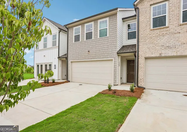 2nd image of 322 Dearborn Dr, Cartersville, GA 30120 | MLS# 10808705