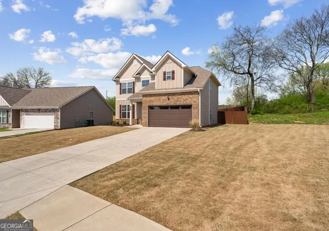 2nd image of 113 Mcginnis Cir, Calhoun, GA 30701 | MLS# 10718095