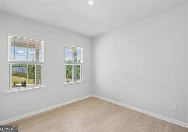 Photo 3 of Sale Pending at 3076 Orwell Dr, Gainesville, GA 30507 | MLS# 10817815 | Listing updated on 2026-09-04