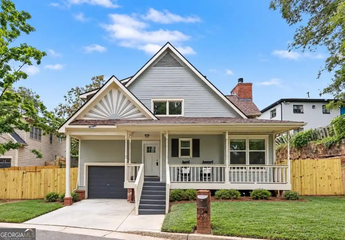 Photo 1 of Single family home for sale at 956 Oak St Sw, Atlanta, GA 30310 | MLS# 10856857 | Listing updated on 2026-10-22