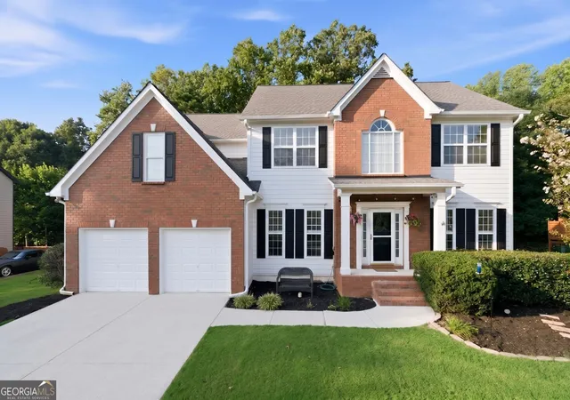 Photo 1 of Sale Pending at 3211 Seneca Farm Ln, Buford, GA 30519 | MLS# 10829088 | Listing updated on 2026-09-07