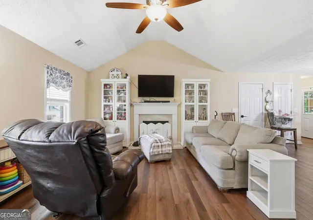 Homes for sale in Mount Airy, GA | 131 Shamrock Ct, Mount Airy, GA 30563 | MLS# 10776136