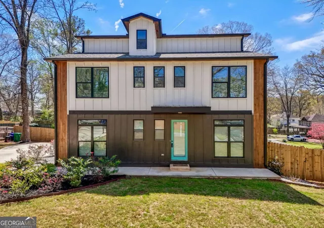 Photo 2 of Single family home for sale at 3087 Alston Dr, Decatur, GA 30032 | MLS# 10816347 | Listing updated on 2026-09-13