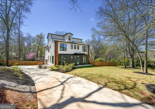 Photo 3 of Single family home for sale at 3087 Alston Dr, Decatur, GA 30032 | MLS# 10816347 | Listing updated on 2026-09-25