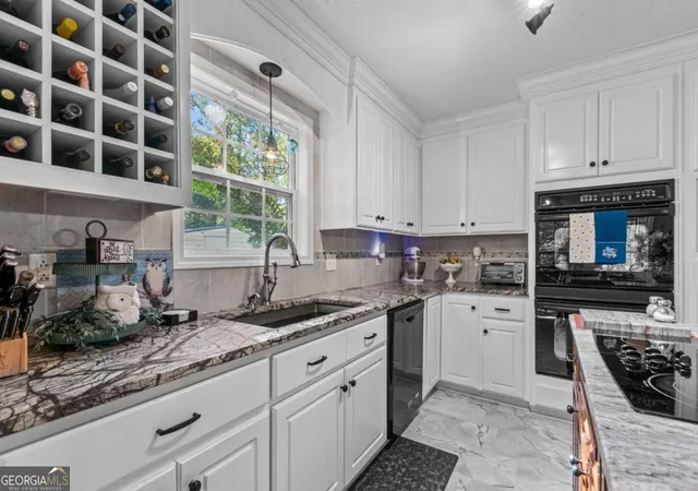 Photo 3 of Sale Pending at 129 Tanglewood Rd Sw, Eatonton, GA 31024 | MLS# 10630437 | Listing updated on 2026-08-25