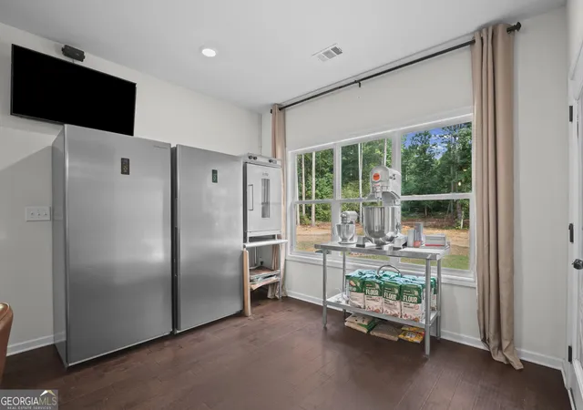 Photo 4 of Single family home for sale at 242 Roberts Pond Rd, Senoia, GA 30276 | MLS# 10834903 | Listing updated on 2026-09-18
