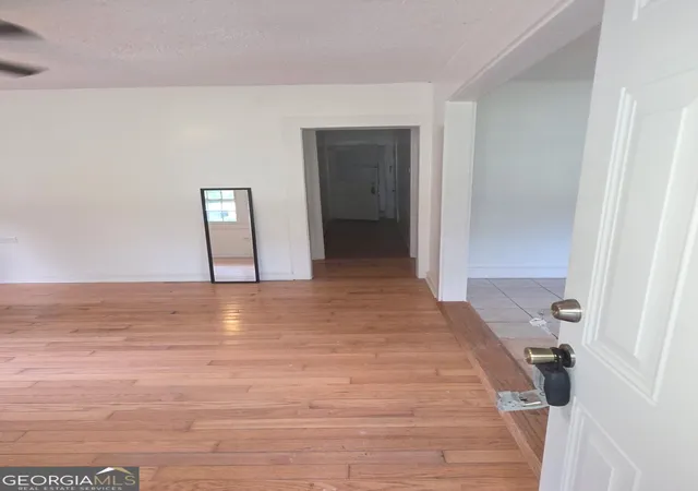 Photo 3 of Single family home for sale at 220 N Richmond St, Milledgeville, GA 31061 | MLS# 10826161 | Listing updated on 2026-09-12