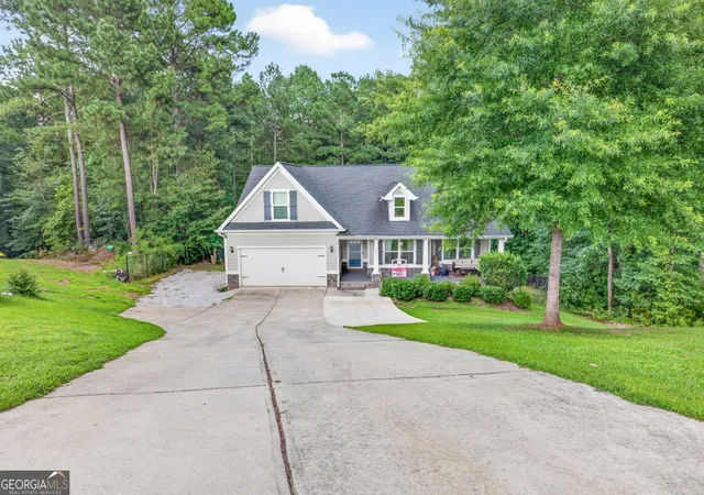 Photo 2 of Sale Pending at 2565 Aaron Ct, Loganville, GA 30052 | MLS# 10811362 | Listing updated on 2026-10-02