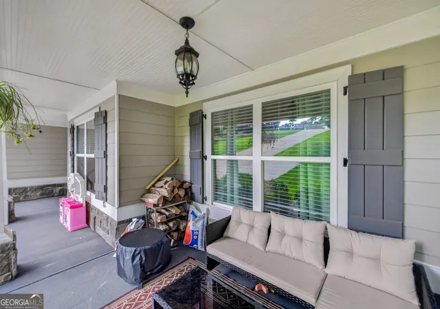 Photo 3 of Sale Pending at 2565 Aaron Ct, Loganville, GA 30052 | MLS# 10811362 | Listing updated on 2026-10-02