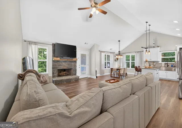 Photo 3 of Sale Pending at 2565 Aaron Ct, Loganville, GA 30052 | MLS# 10811362 | Listing updated on 2026-10-02
