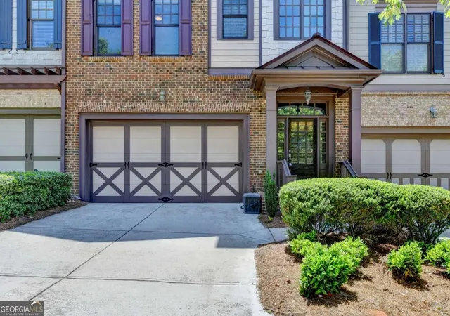 Photo 3 of Townhouse for sale at 6961 Fellowship Ln, Flowery Branch, GA 30542 | MLS# 10825219 | Listing updated on 2026-10-07