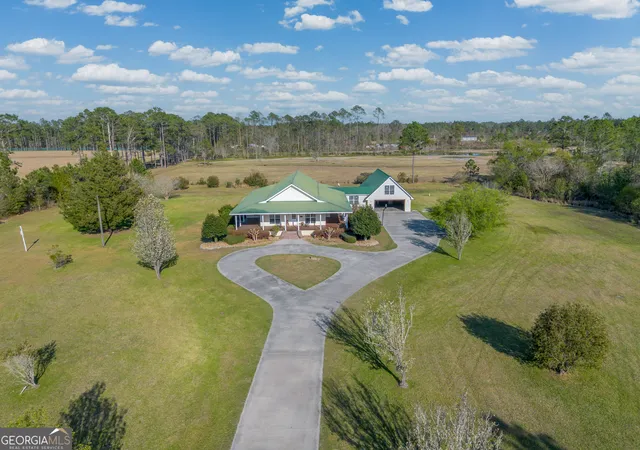 Photo 4 of Single family home for sale at 3300 Connor Ln, Waycross, GA 31503 | MLS# 10720175 | Listing updated on 2026-08-09