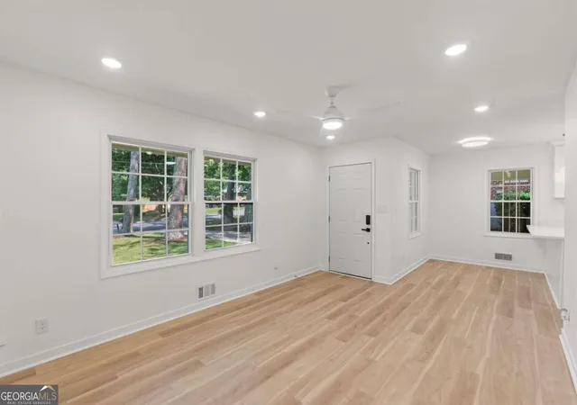 5th image of 1979 Creekside Ct, Decatur, GA 30032 | MLS# 10802955