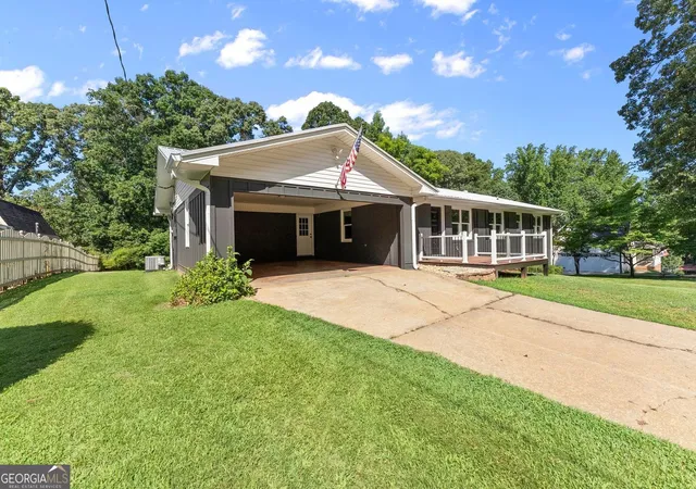 3rd image of 5880 Norton Cir, Flowery Branch, GA 30542 | MLS# 10824190
