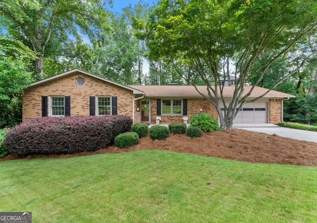 Photo 1 of Single family home for sale at 290 Cochran Dr, Gainesville, GA 30506 | MLS# 10835056 | Listing updated on 2026-09-14