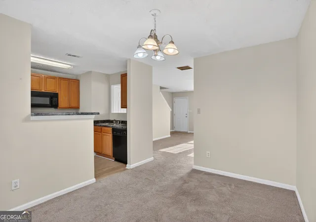 3rd image of 8100 Oakley Cir, Union City, GA 30291 | MLS# 10727870
