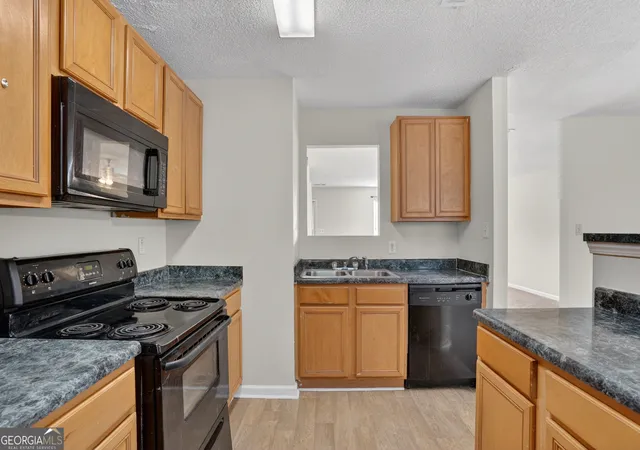 4th image of 8100 Oakley Cir, Union City, GA 30291 | MLS# 10727870