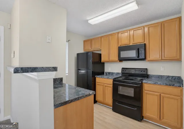 5th image of 8100 Oakley Cir, Union City, GA 30291 | MLS# 10727870