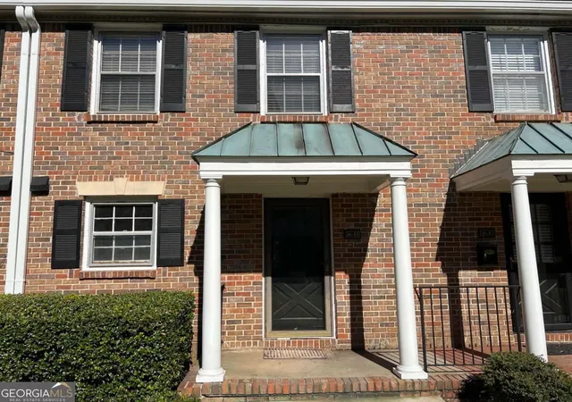 Townhouse for sale at 6700 Roswell Rd #65, Sandy Springs, GA 30328 | MLS# 10881540