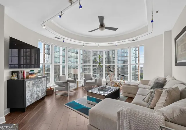 Photo 3 of Condo for sale at 325 E Paces Ferry Rd Ne #1702, Atlanta, GA 30305 | MLS# 10829878 | Listing updated on 2026-09-23