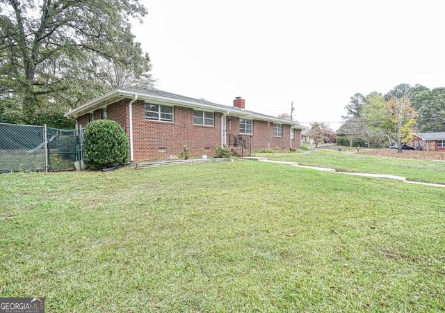 Photo 4 of Single family home for sale at 680 Sherwood Dr, Jonesboro, GA 30236 | MLS# 10833760 | Listing updated on 2026-08-27