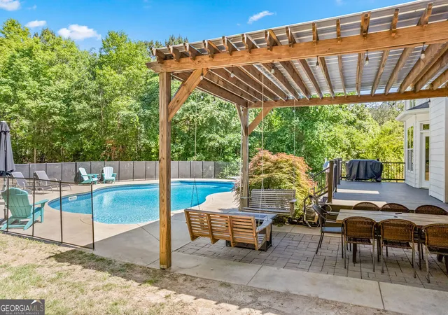 3rd image of 435 Arthur Storey Rd, Newnan, GA 30263 | MLS# 10757879