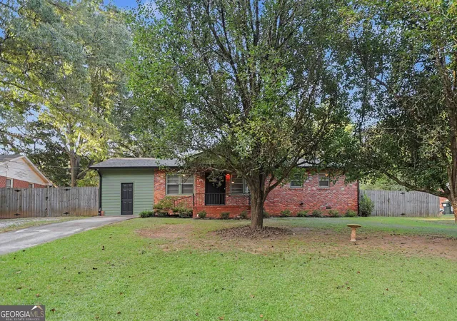 Photo 1 of Sale Pending at 110 Westmoreland Dr, Griffin, GA 30223 | MLS# 10816461 | Listing updated on 2026-09-03
