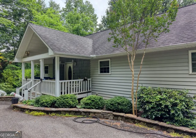Photo 3 of Sale Pending at 1903 Bell Eagle Dr, Hiawassee, GA 30546 | MLS# 10757725 | Listing updated on 2026-10-24