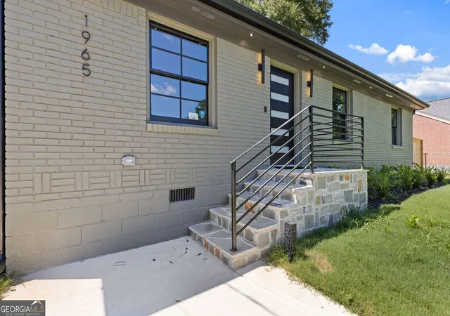 2nd image of 1965 Willa Wy, Decatur, GA 30032 | MLS# 10831226