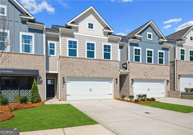 Photo 3 of Townhouse for sale at 3663 Donovan Cir, Loganville, GA 30052 | MLS# 10821098 | Listing updated on 2026-09-21