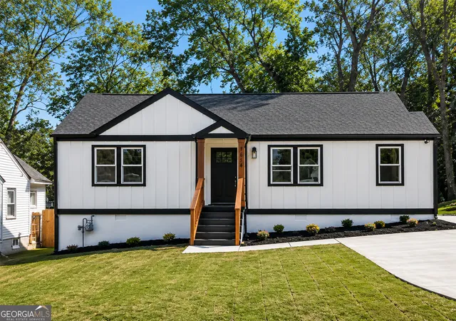 Photo 3 of Single family home for sale at 1654 Hadlock St SW, Atlanta, GA 30311 | MLS# 10791075 | Listing updated on 2026-08-10