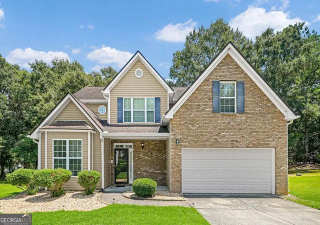 Photo 3 of Single family home for sale at 2432 Temple View Dr, Snellville, GA 30078 | MLS# 10819043 | Listing updated on 2026-09-12