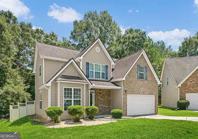 Photo 3 of Single family home for sale at 2432 Temple View Dr, Snellville, GA 30078 | MLS# 10819043 | Listing updated on 2026-09-12
